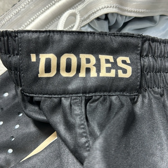 Nike Vanderbilt University Men’s Athletic Shorts Black and Gold Size Medium - Picture 5 of 8